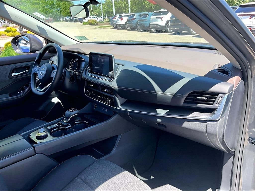 Used 2023 Nissan Rogue SV AWD/4WD image 14
