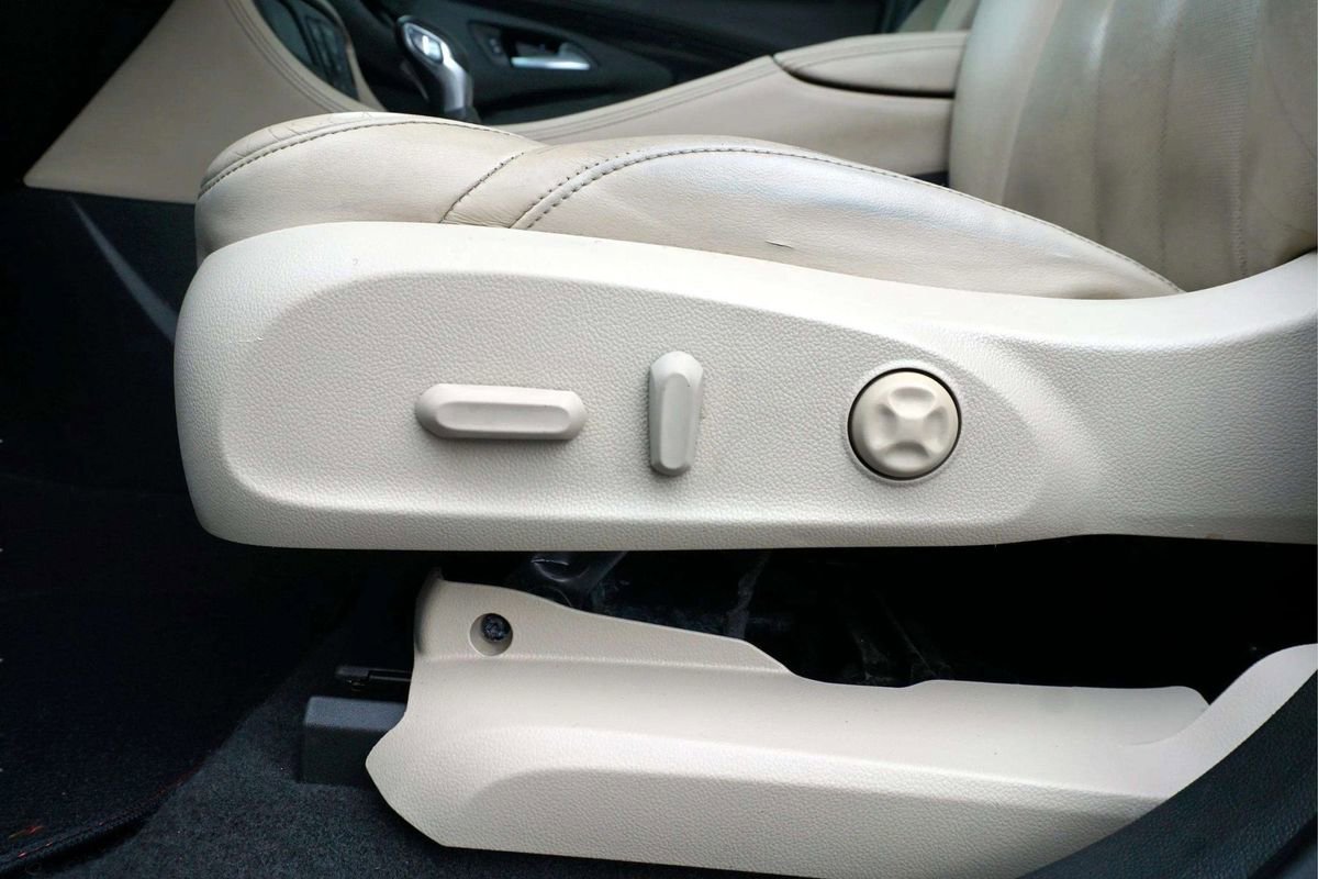 Used 2016 Buick Envision Premium image 17