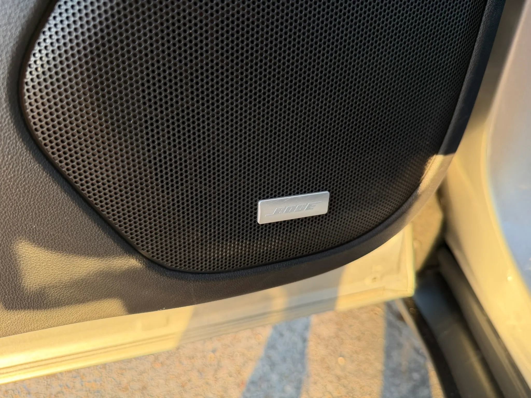 Used 2019 GMC Acadia SLT image 17