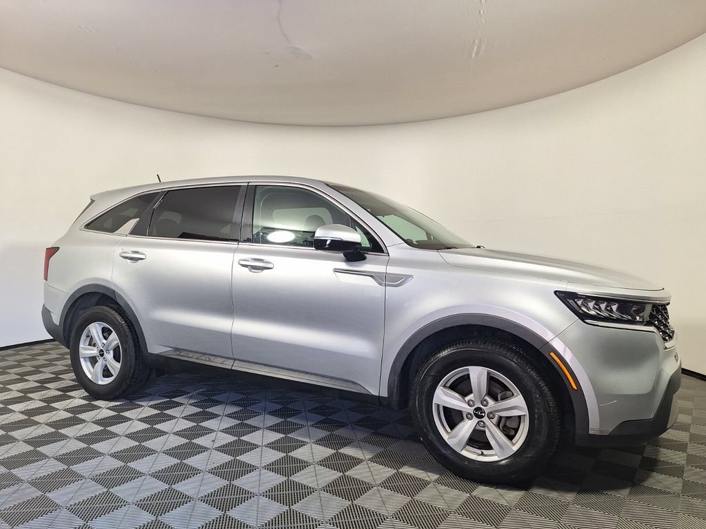 Used 2022 Kia Sorento LX FWD image 3
