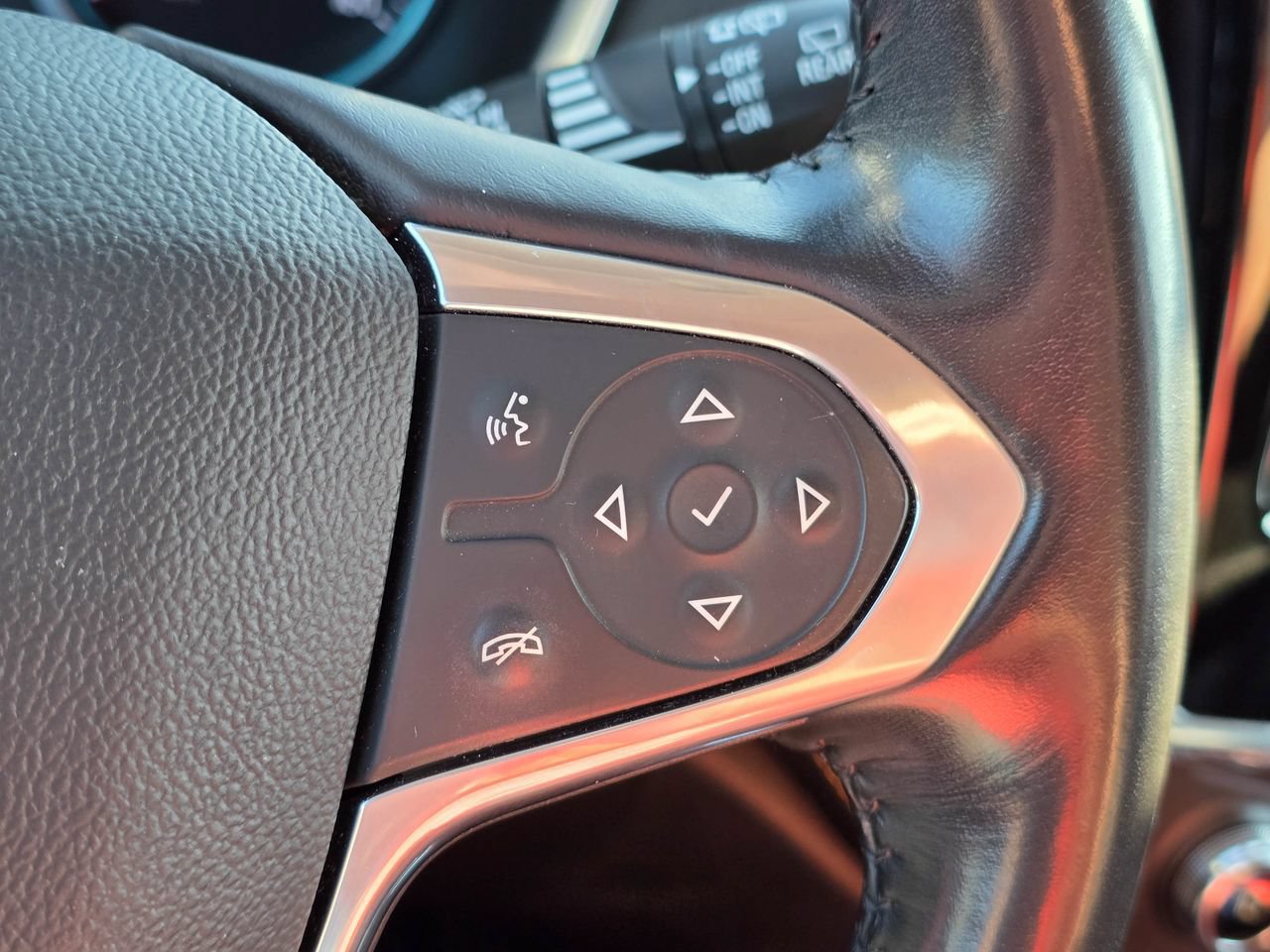 Used 2020 Chevrolet Traverse RS FWD image 22