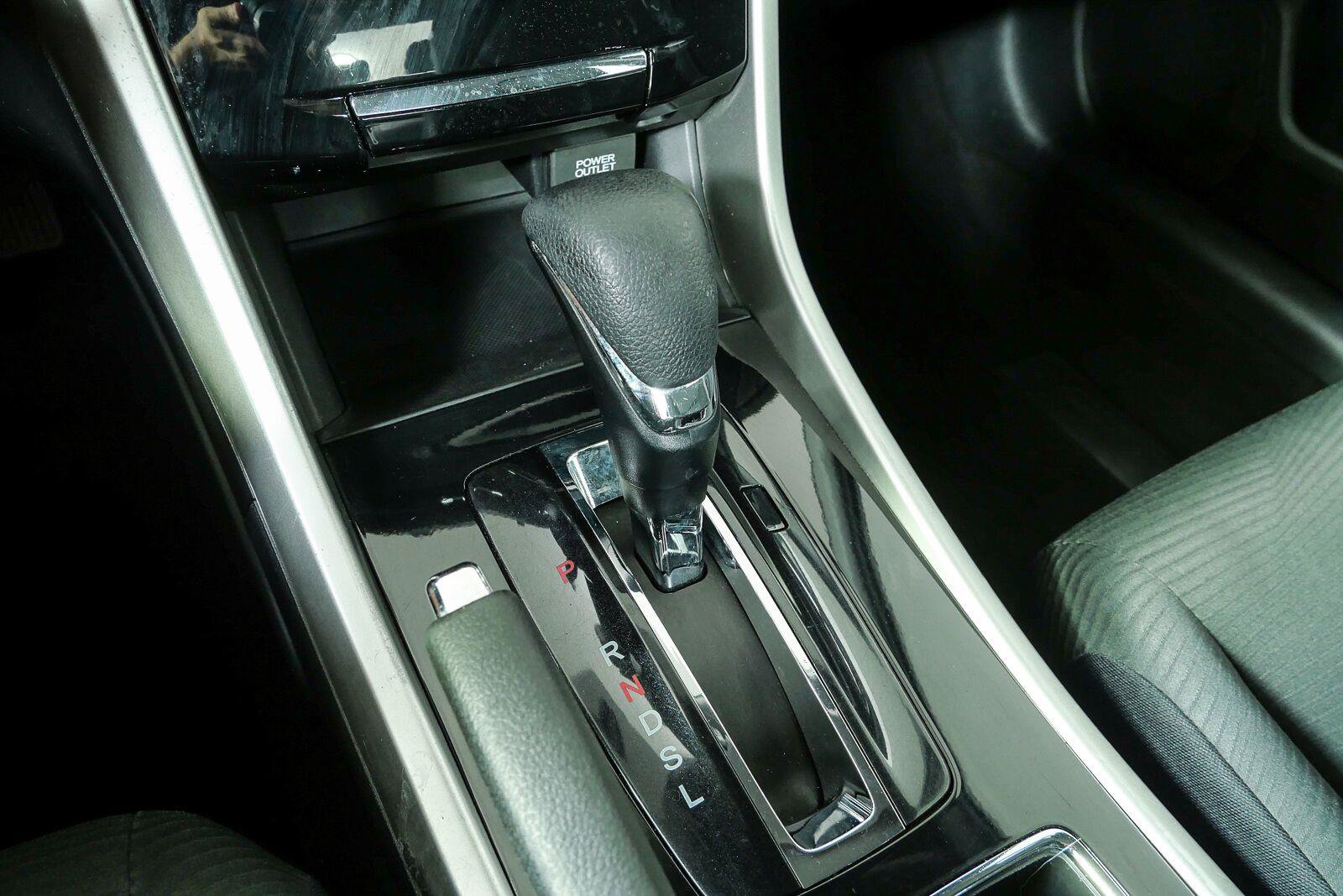 Used 2016 Honda Accord LX image 15