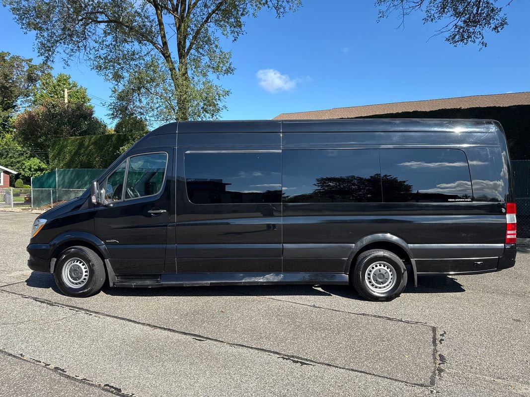 Used 2017 Mercedes-Benz Sprinter 2500 image 4