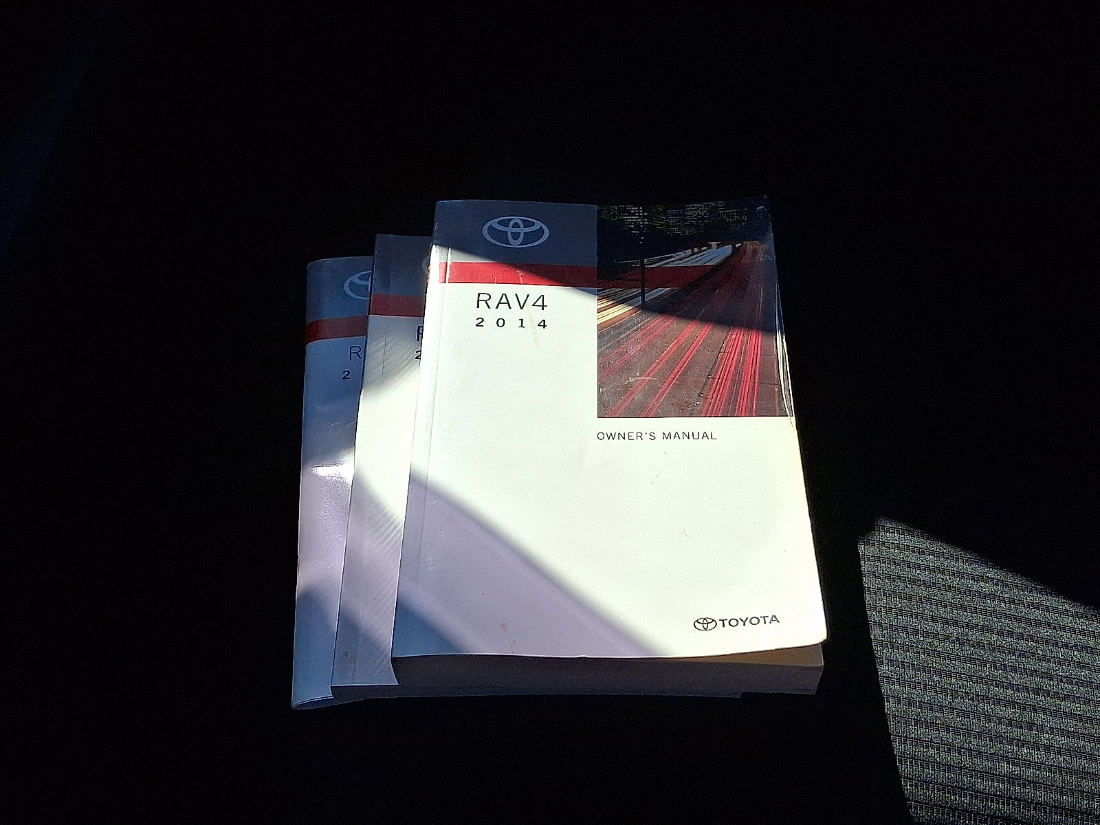 Used 2014 Toyota RAV4 XLE image 25