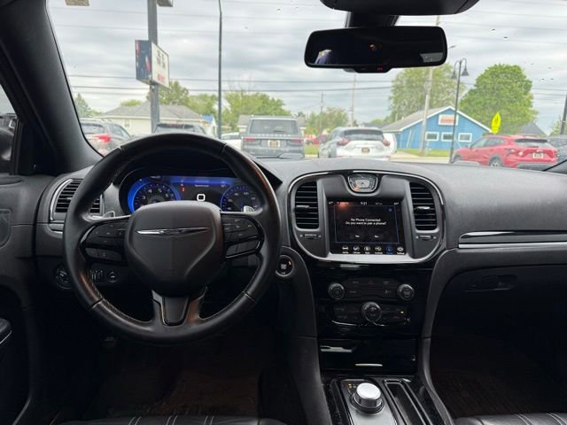 Used 2018 Chrysler 300 S AWD/4WD image 10