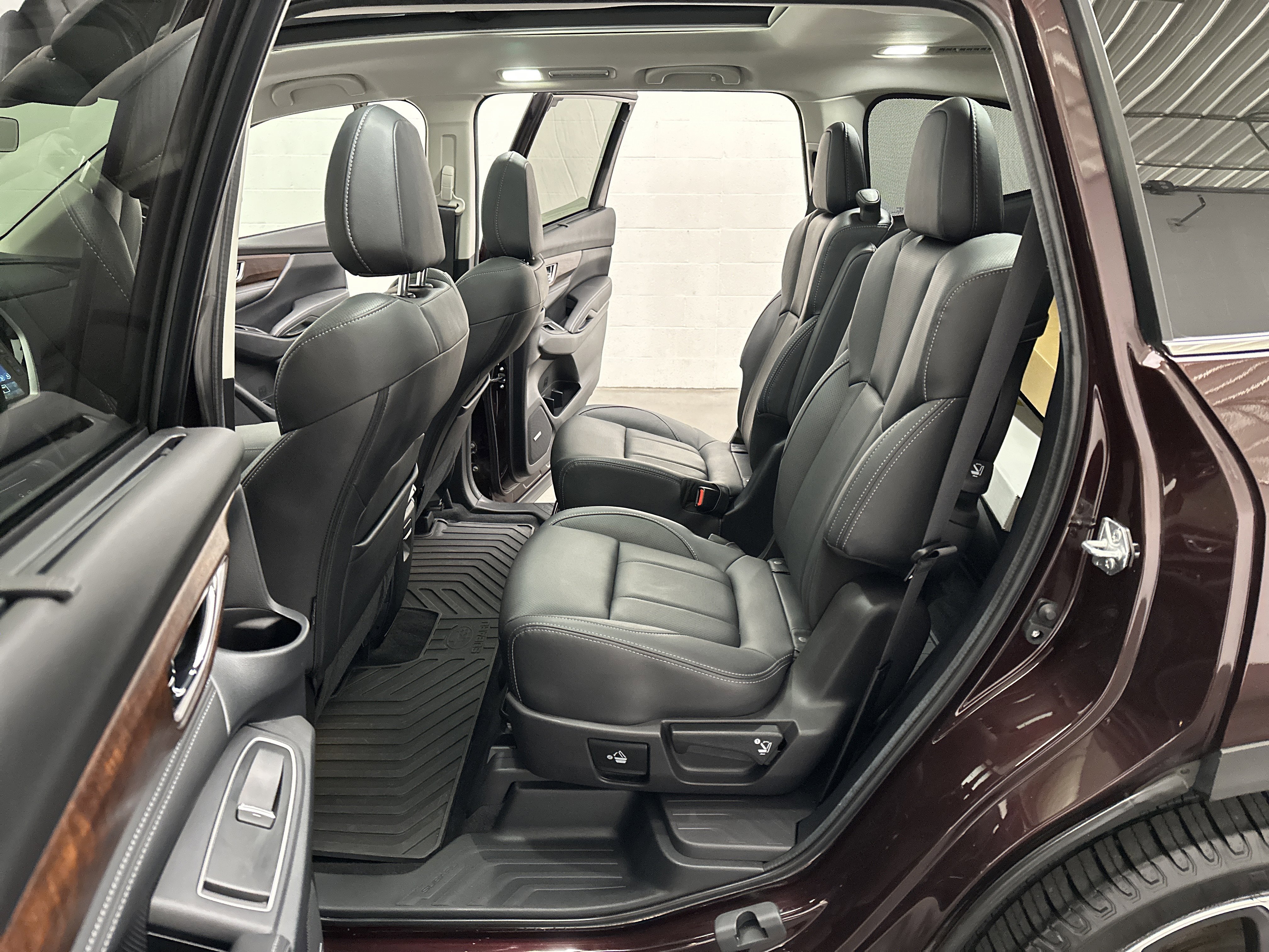 Used 2023 Subaru Ascent Touring AWD/4WD image 23