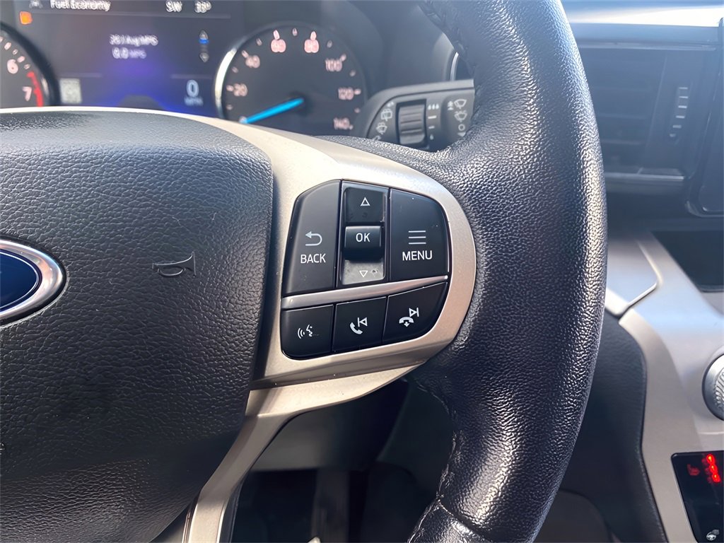 Used 2022 Ford Explorer XLT image 25