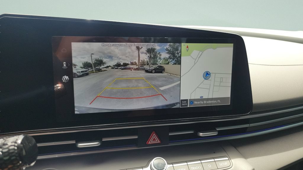 Used 2024 Hyundai Elantra Blue FWD image 17