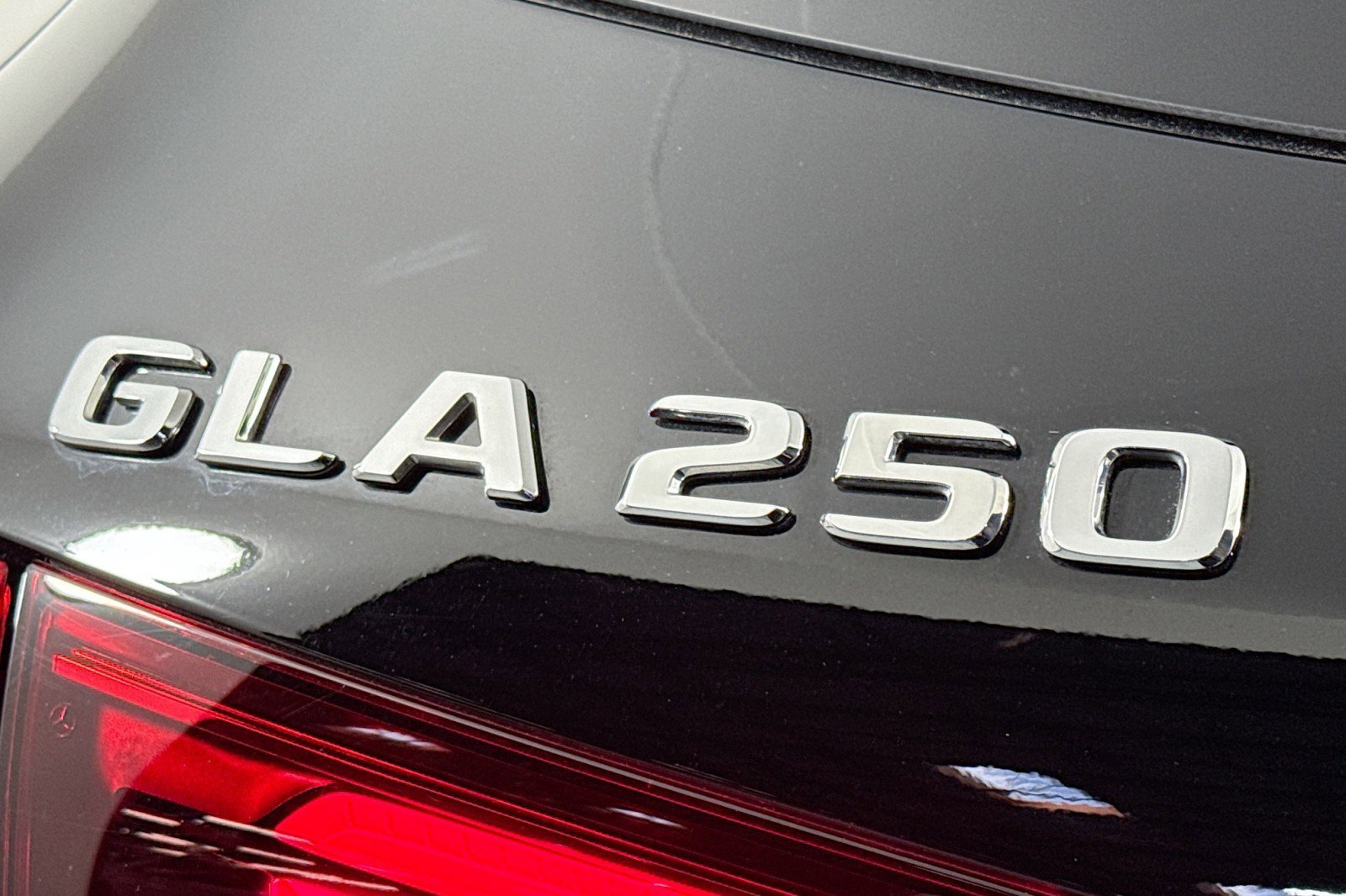Certified 2025 Mercedes-Benz GLA 250 image 9