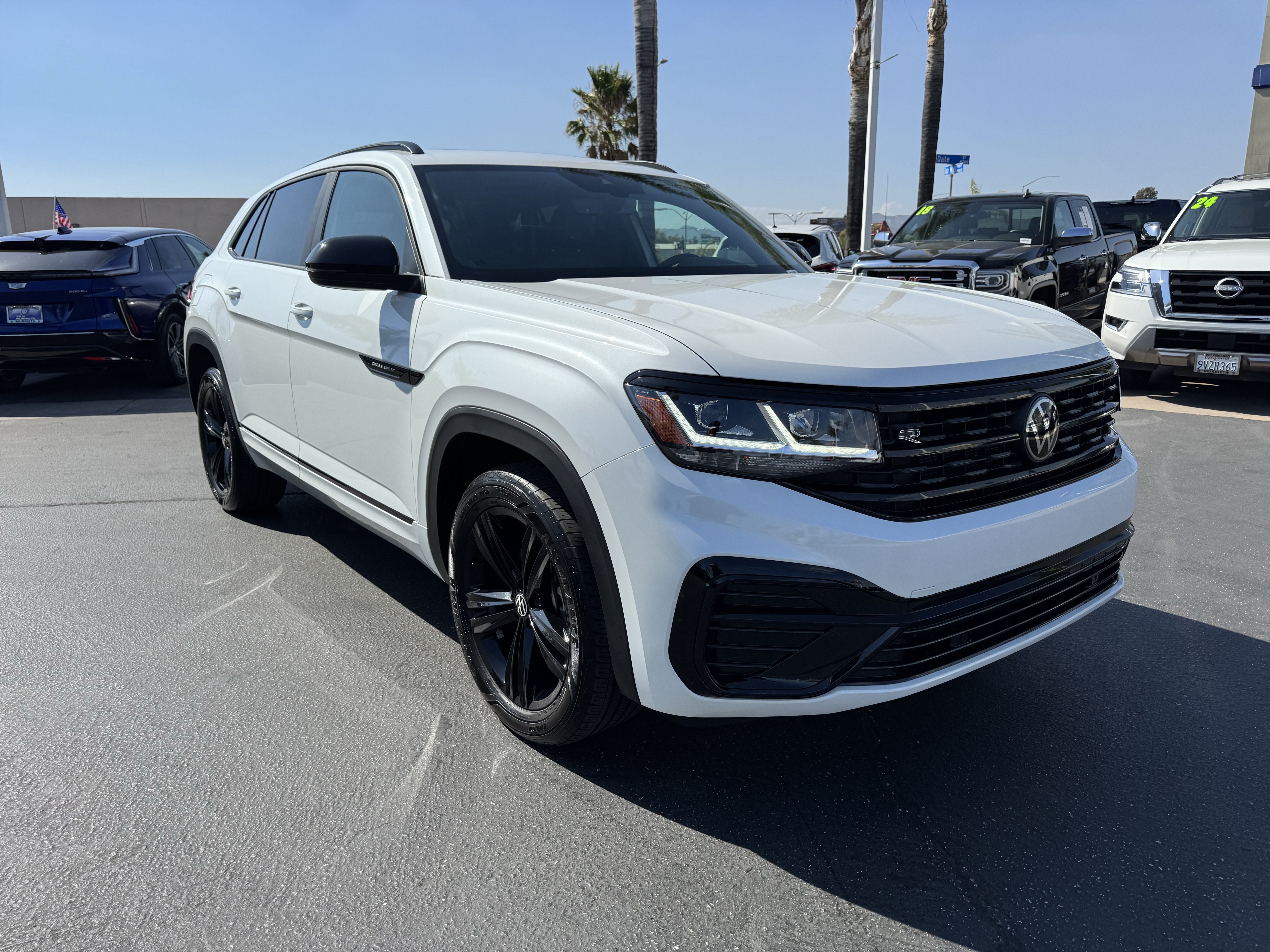 Certified 2023 Volkswagen Atlas Cross Sport SEL R-Line AWD/4WD image 2