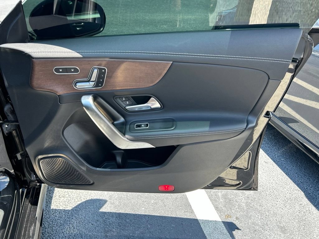 Used 2023 Mercedes-Benz CLA 35 AMG 4MATIC image 45