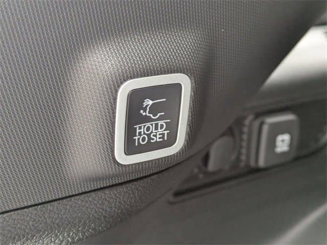 New 2026 Jeep Grand Cherokee Limited w/ Luxury Tech Group II AWD/4WD image 26