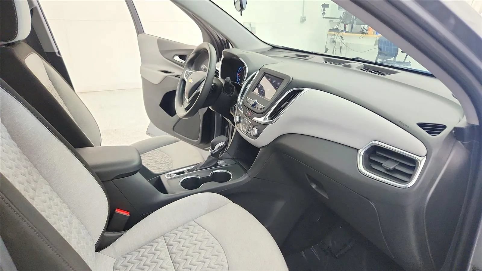 Used 2023 Chevrolet Equinox LS w/ LS Convenience Package FWD image 35