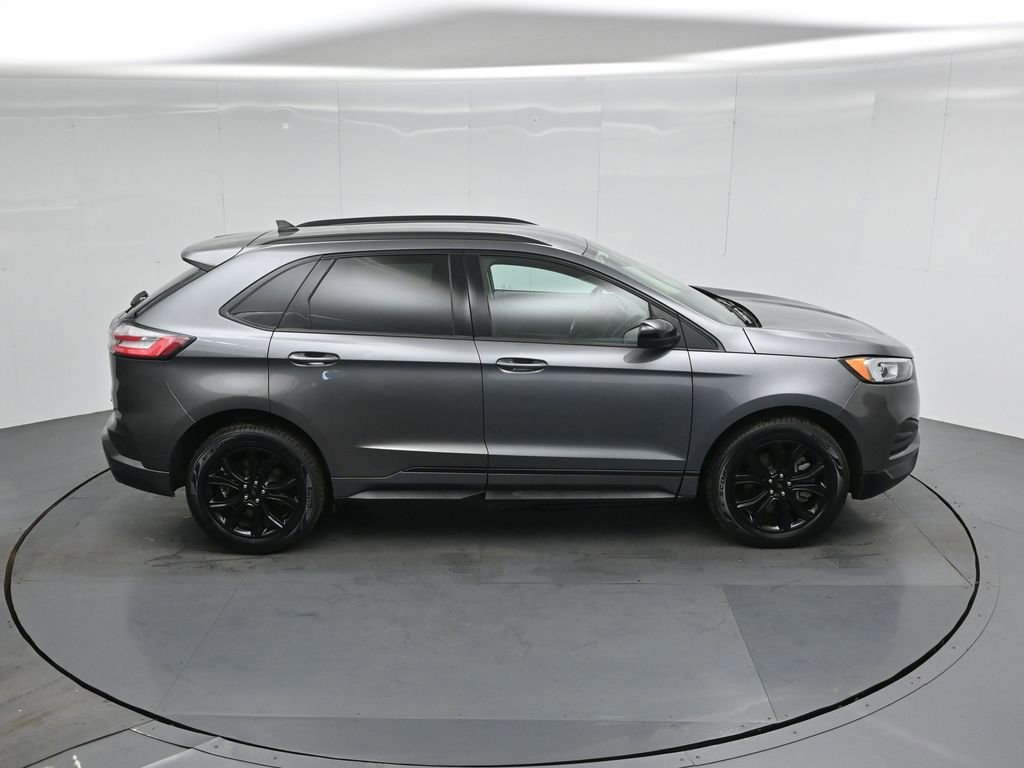 Certified 2022 Ford Edge SE w/ Black Appearance Package image 40