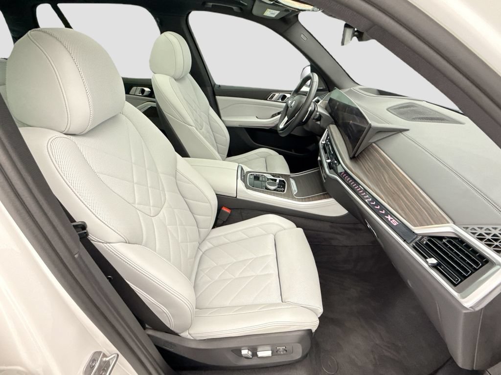 Used 2024 BMW X5 xDrive40i w/ Premium Package AWD/4WD image 19