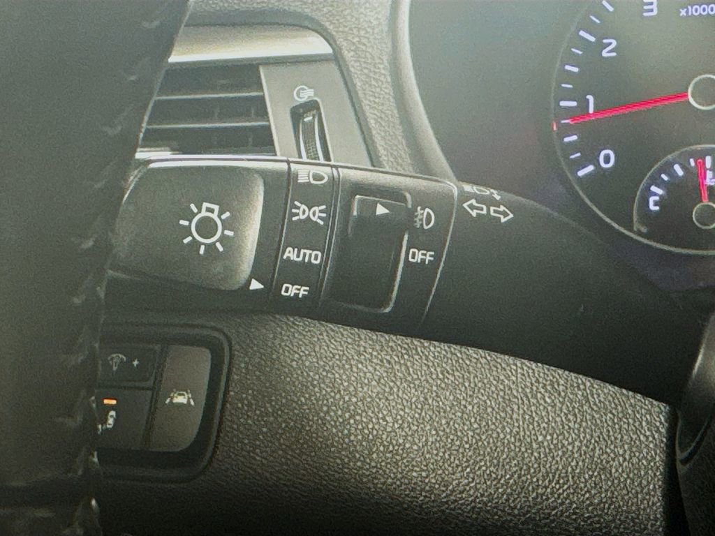 Used 2020 Kia Optima EX image 12