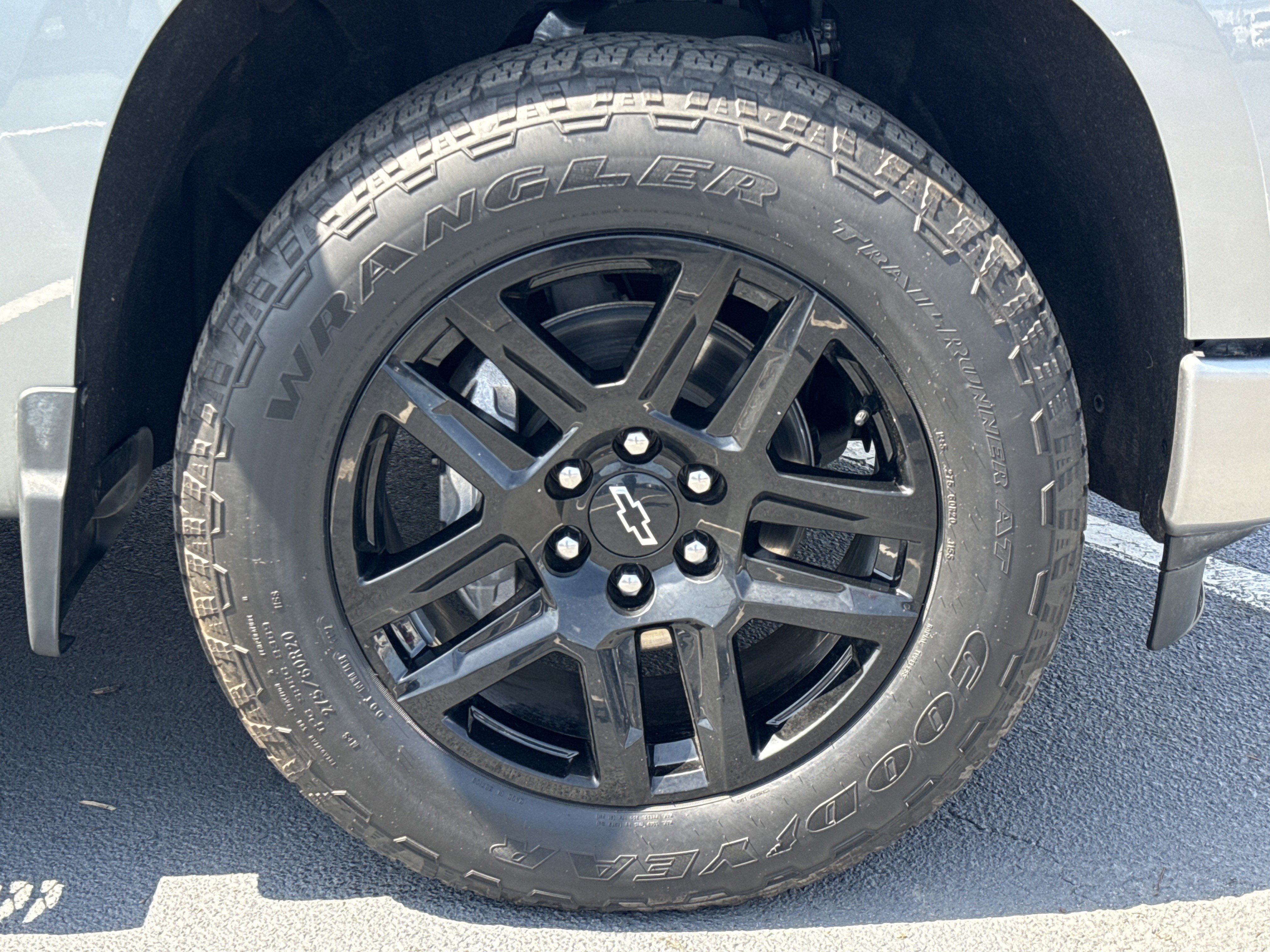 Used 2023 Chevrolet Silverado 1500 RST AWD/4WD image 12