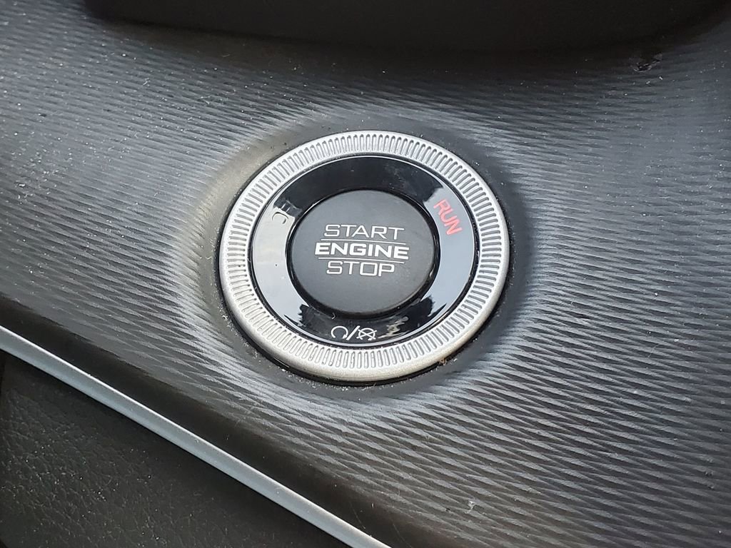 Used 2023 Jeep Grand Cherokee L Laredo image 19