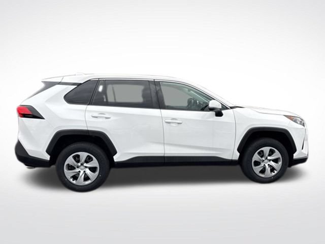 Used 2022 Toyota RAV4 LE FWD image 8