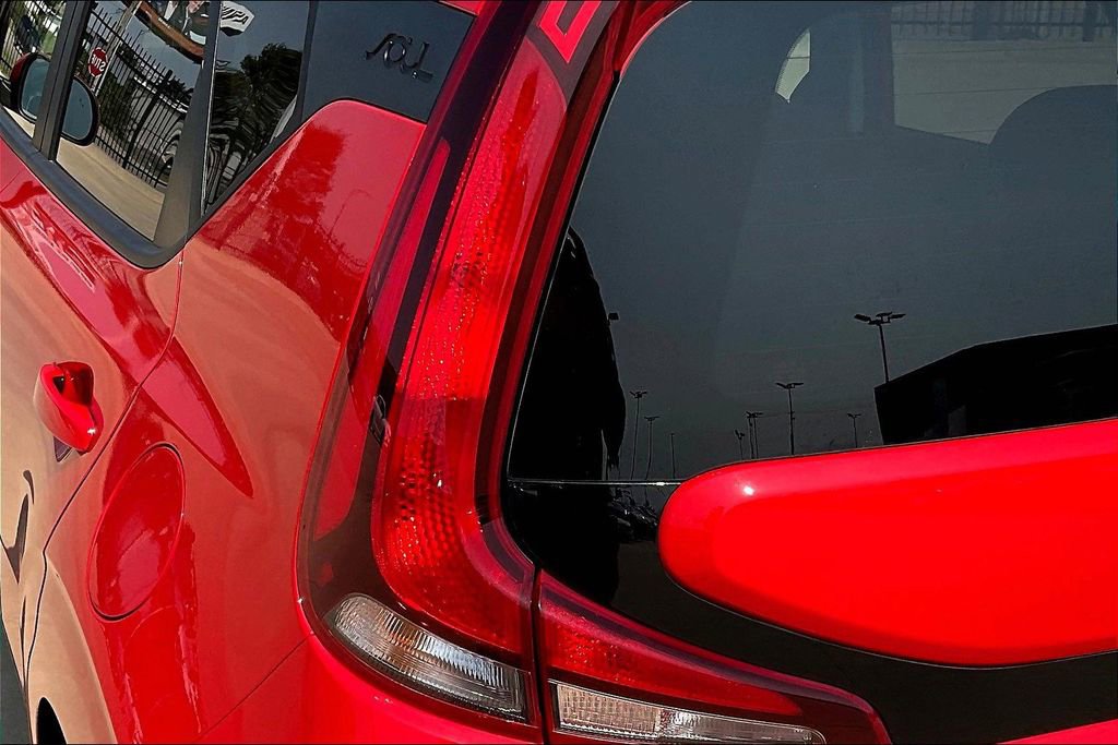 Used 2022 Kia Soul LX w/ Technology Package image 26
