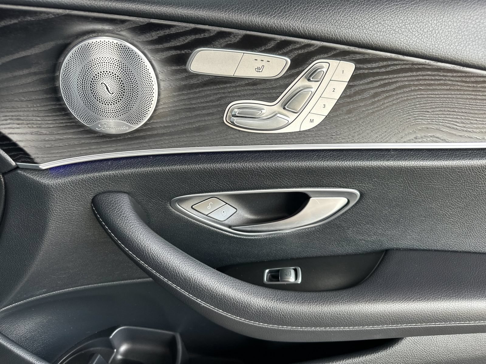Used 2019 Mercedes-Benz E 300 image 17