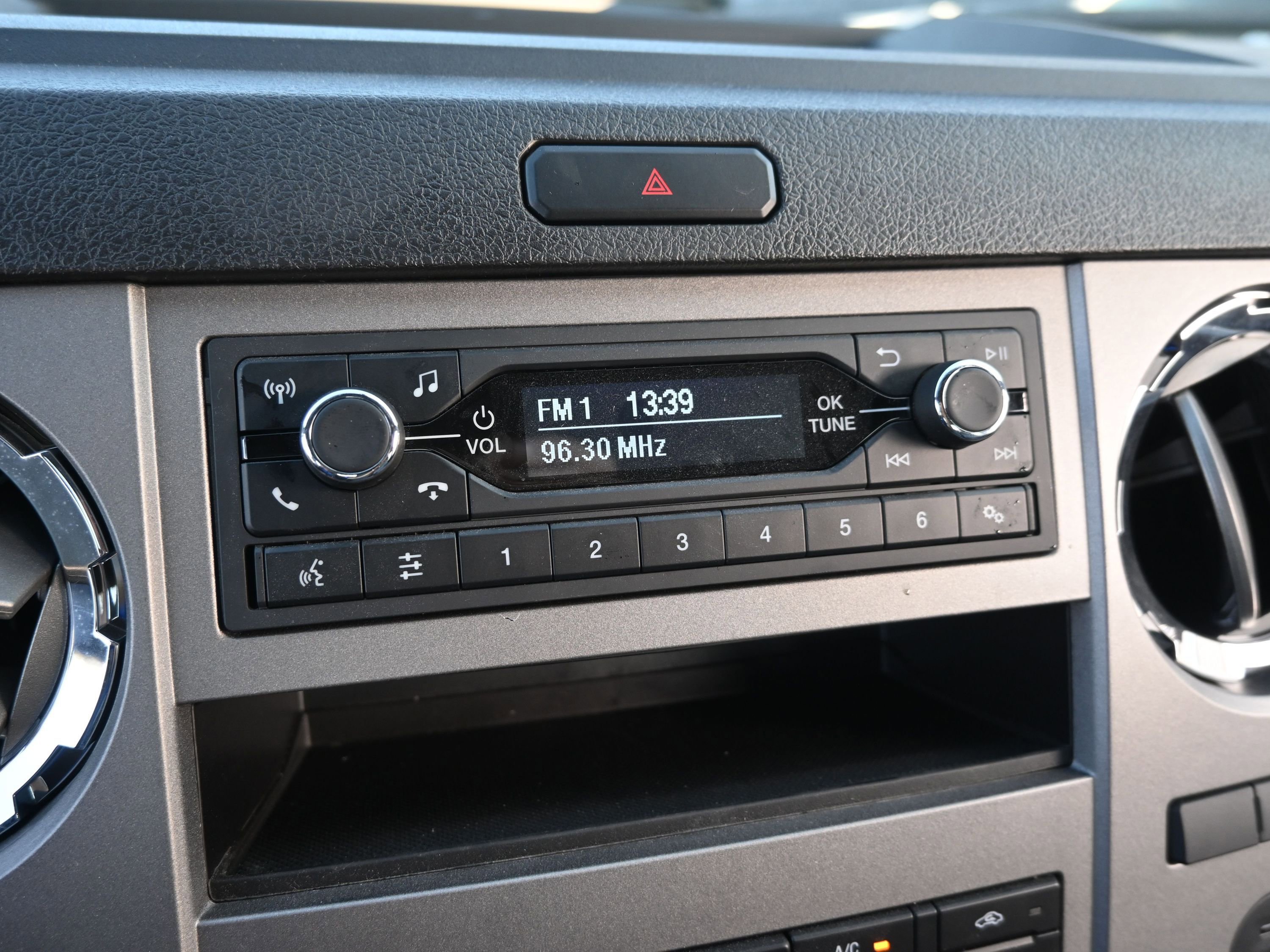 New 2026 Ford F750 2WD SuperCab Super Duty image 30