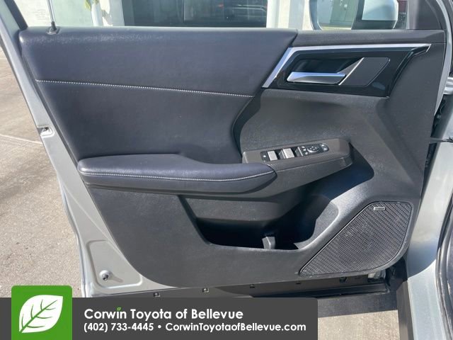 Used 2025 Mitsubishi Outlander SE image 10