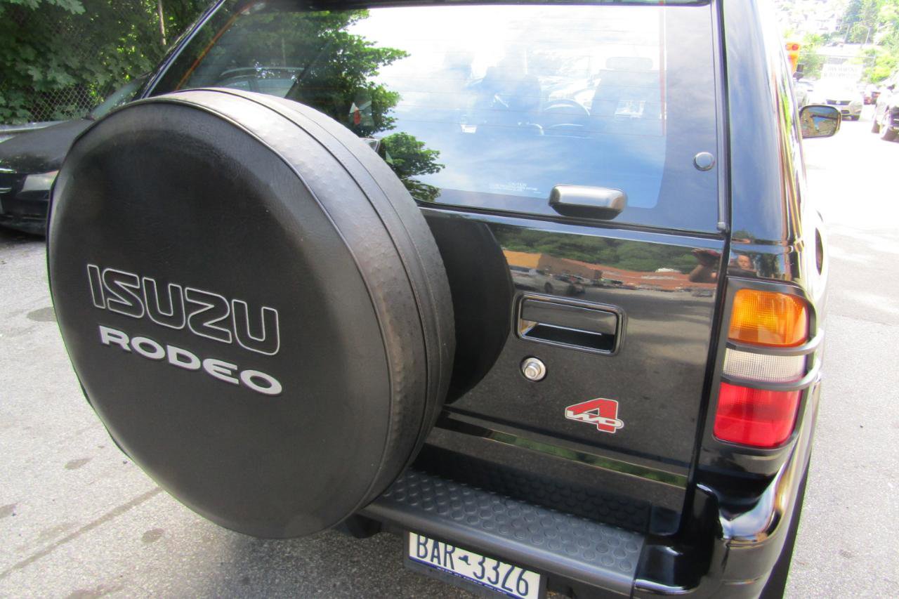 Used 1998 Isuzu Rodeo LS AWD/4WD image 13