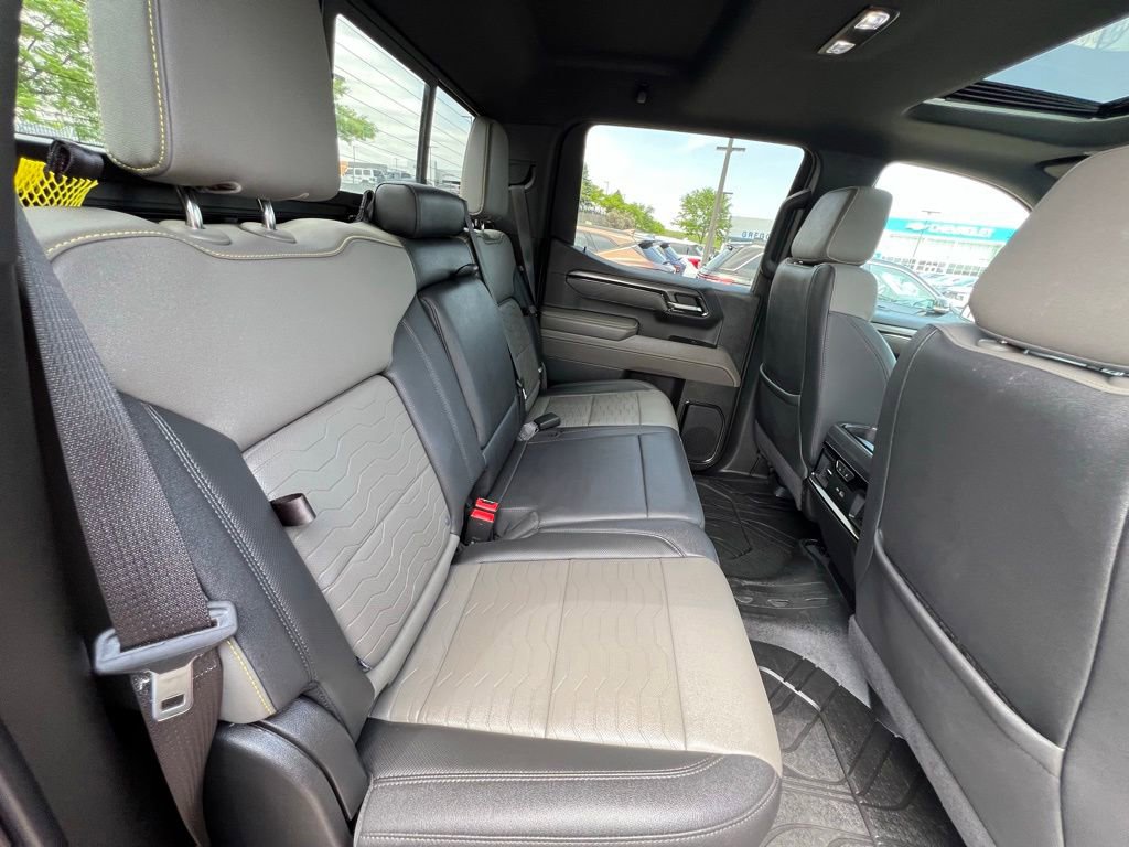 Used 2023 Chevrolet Silverado 1500 ZR2 w/ Technology Package AWD/4WD image 29