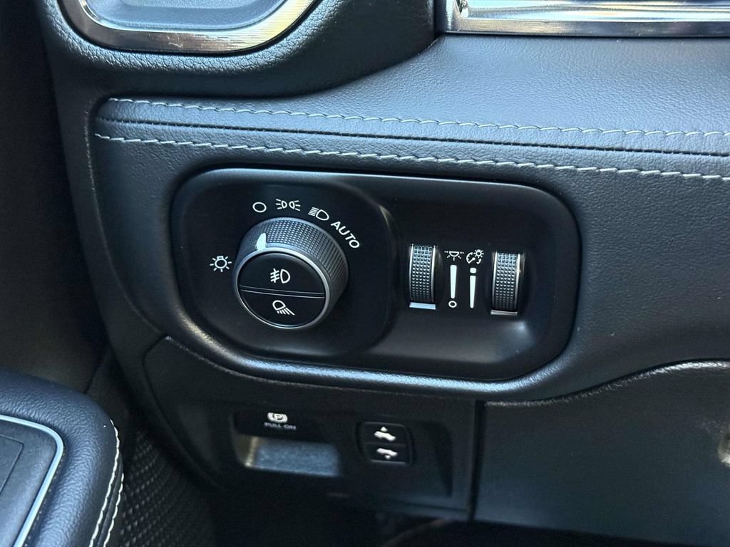 Used 2024 RAM 1500 Limited AWD/4WD image 27