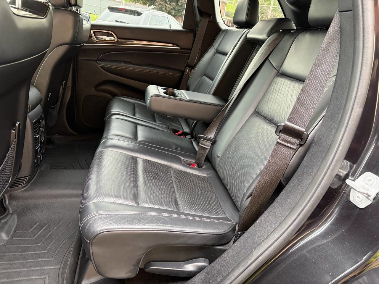 Used 2015 Jeep Grand Cherokee Overland AWD/4WD image 10
