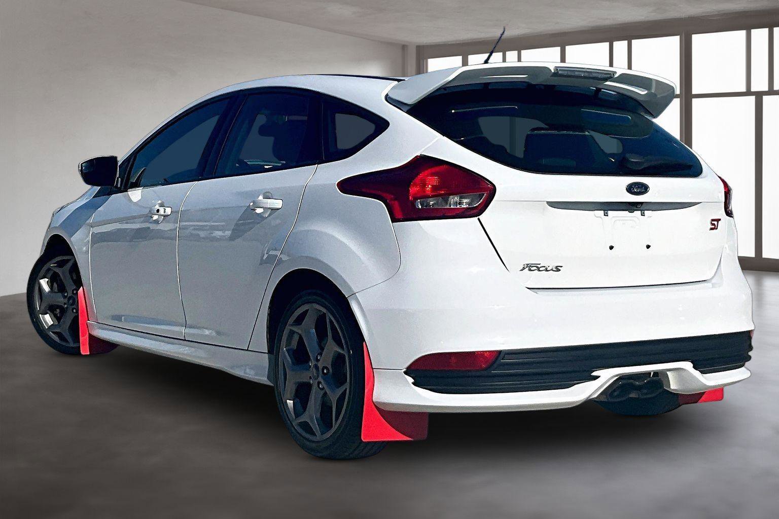 Used 2018 Ford Focus ST FWD image 14