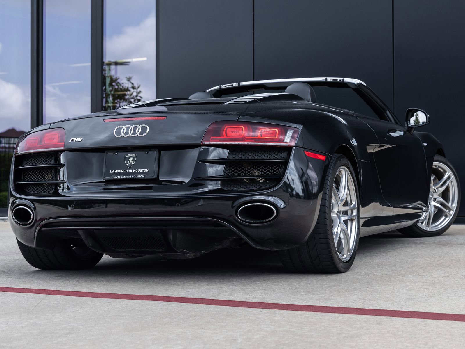 Used 2011 Audi R8 V10 AWD/4WD image 9