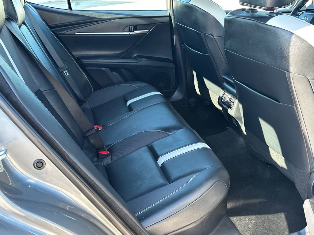 Used 2025 Toyota Camry SE image 13