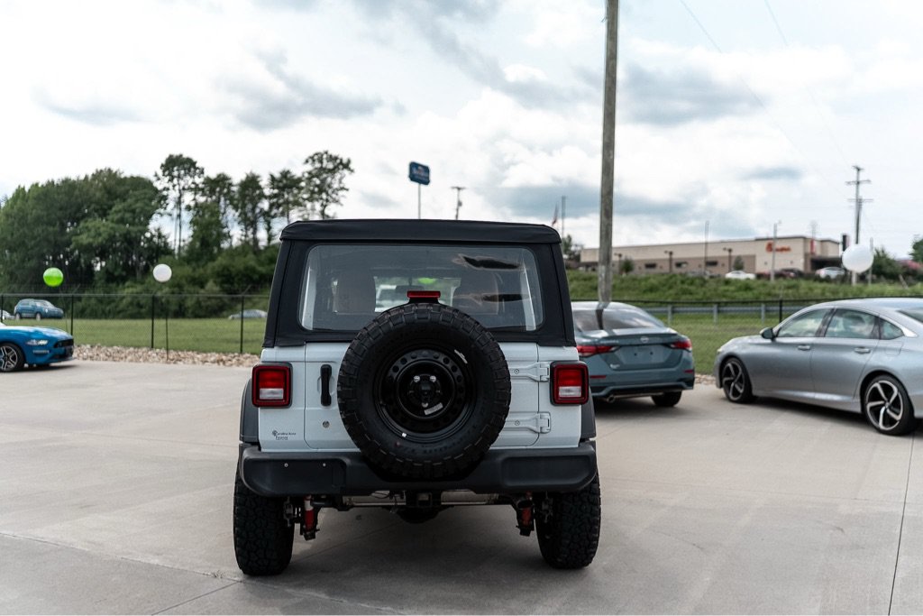 Used 2018 Jeep Wrangler Unlimited Sport AWD/4WD image 6