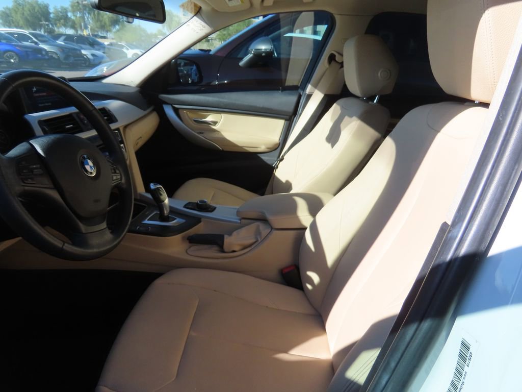 Used 2018 BMW 320i Sedan image 10