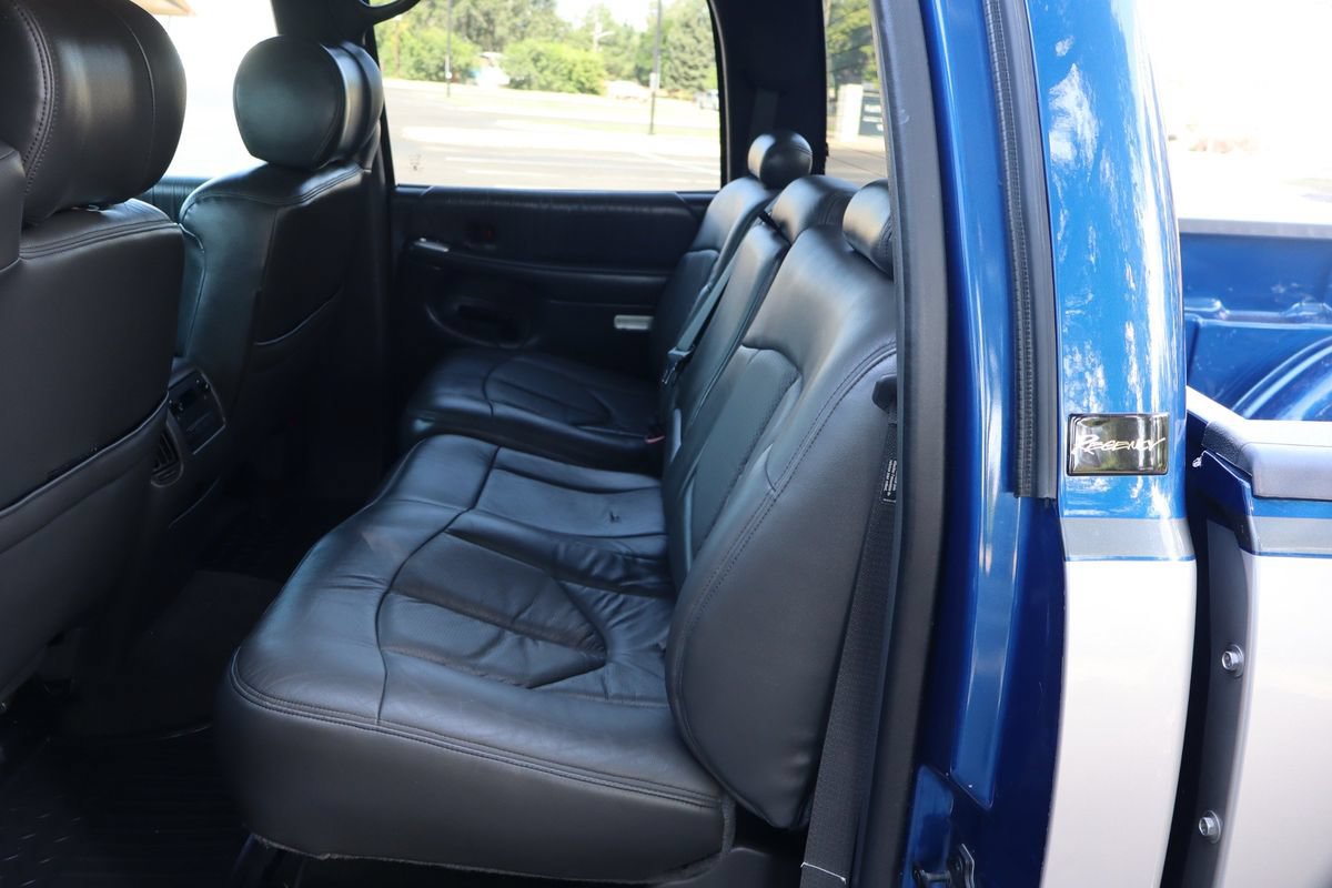 Used 2003 GMC Sierra 3500 SLE AWD/4WD image 19