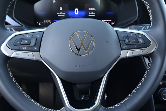 Certified 2024 Volkswagen Taos SE FWD image 21