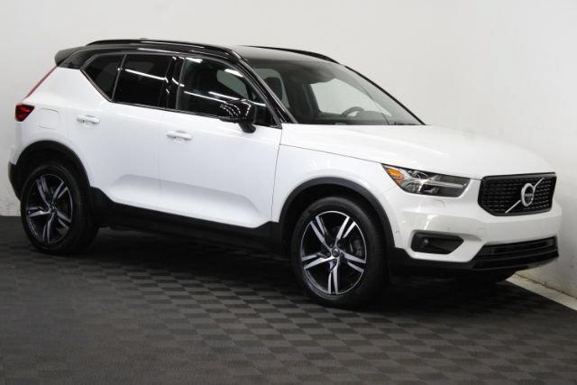 Used 2019 Volvo XC40 T4 R-Design FWD image 1