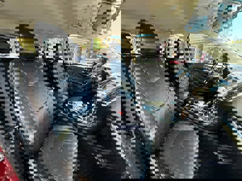 Used 2016 Ford Edge Titanium w/ Technology Package FWD image 13