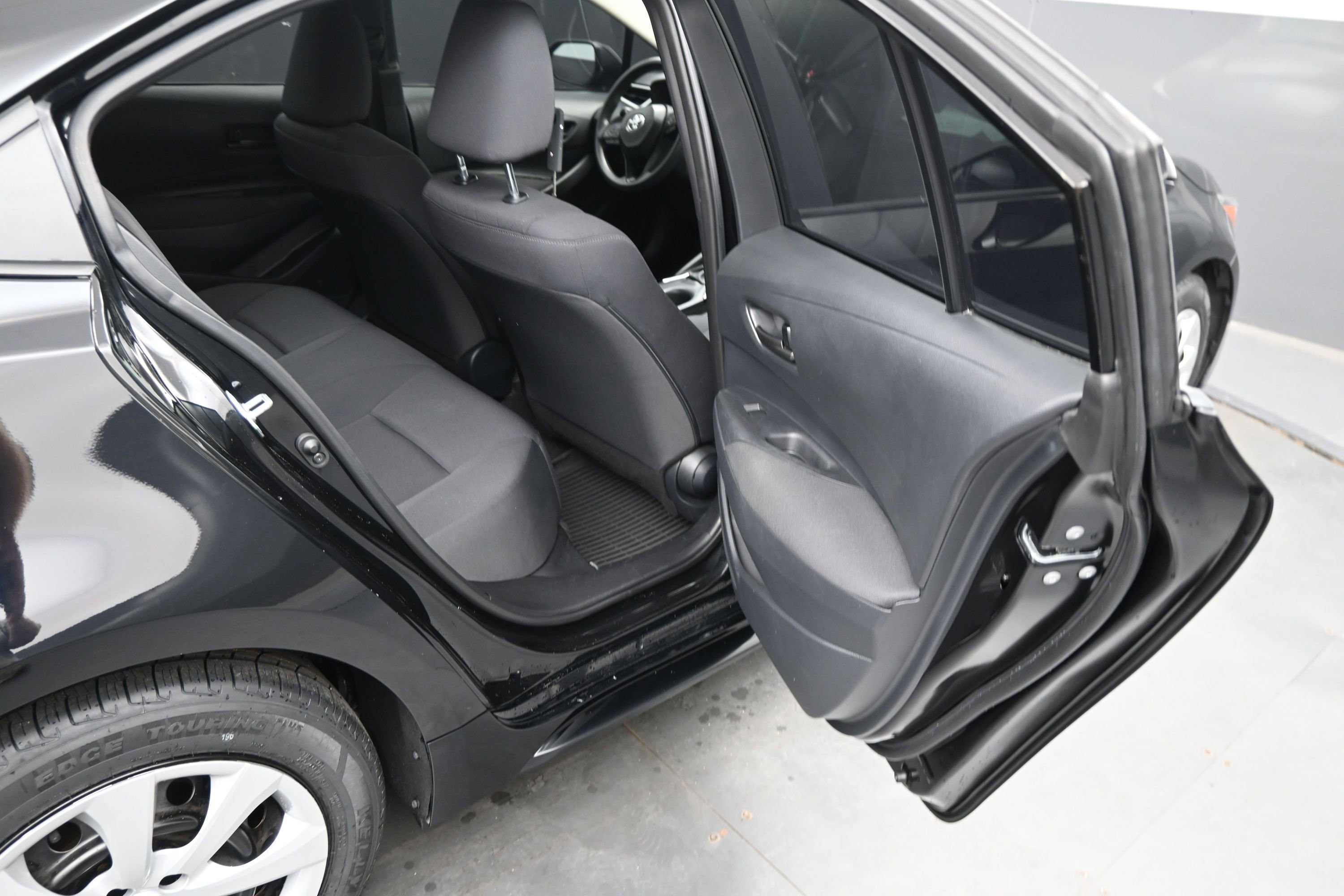 Used 2025 Toyota Corolla LE FWD image 12