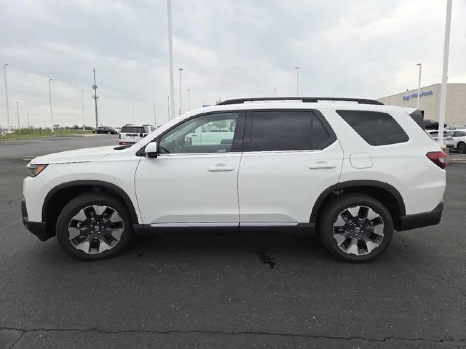 New 2026 Honda Pilot Touring image 7