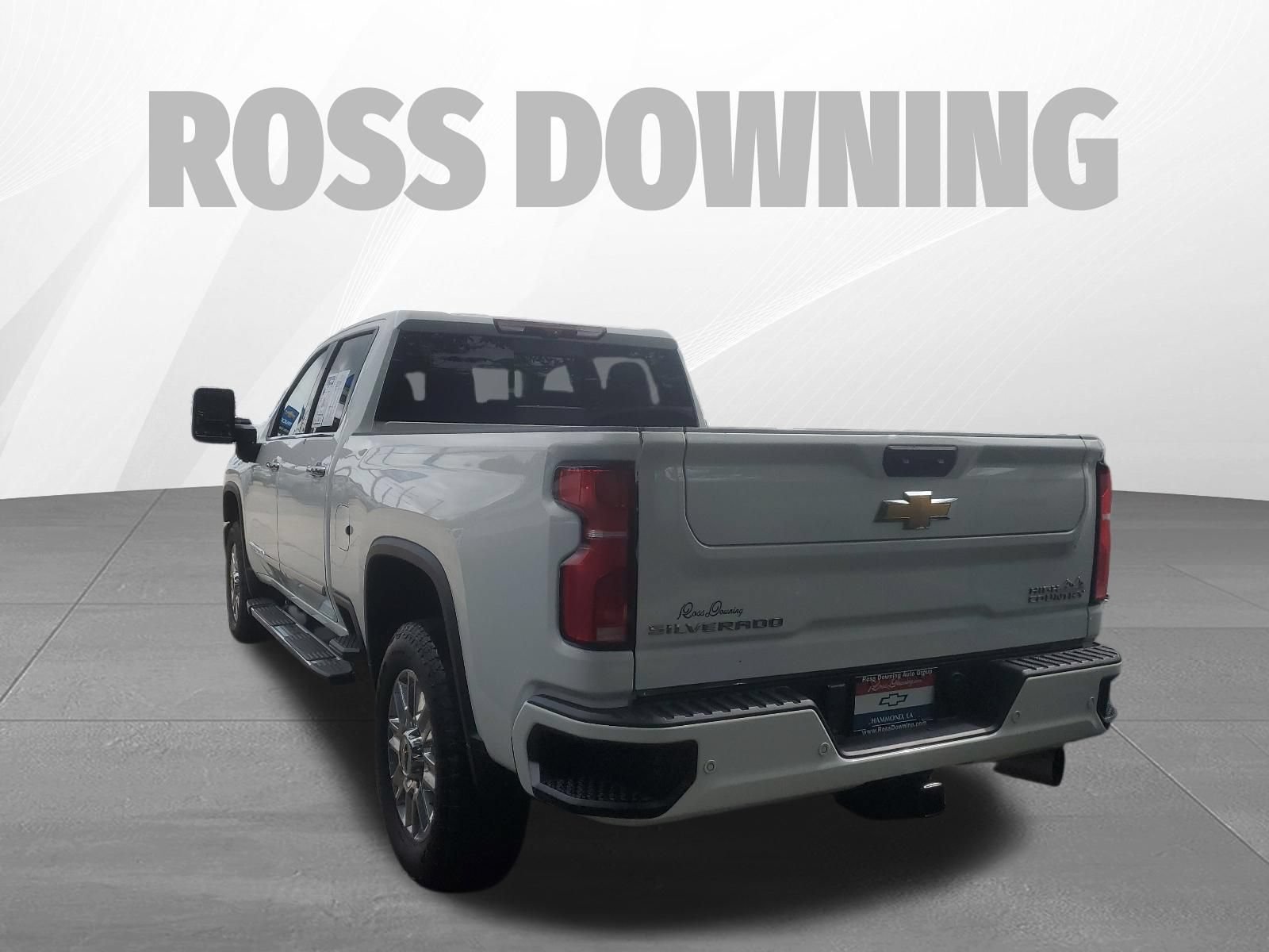 Used 2024 Chevrolet Silverado 2500 High Country w/ Technology Package AWD/4WD image 6