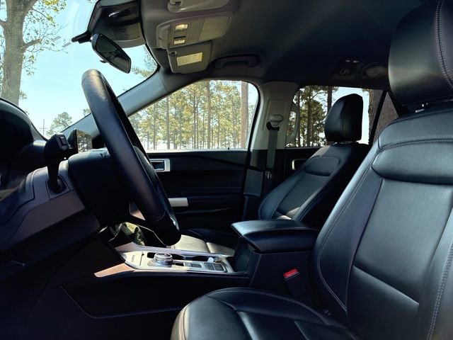 Used 2024 Ford Explorer XLT w/ Equipment Group 202A image 24