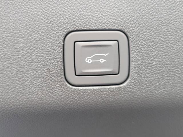 New 2026 Chevrolet Suburban Premier image 8