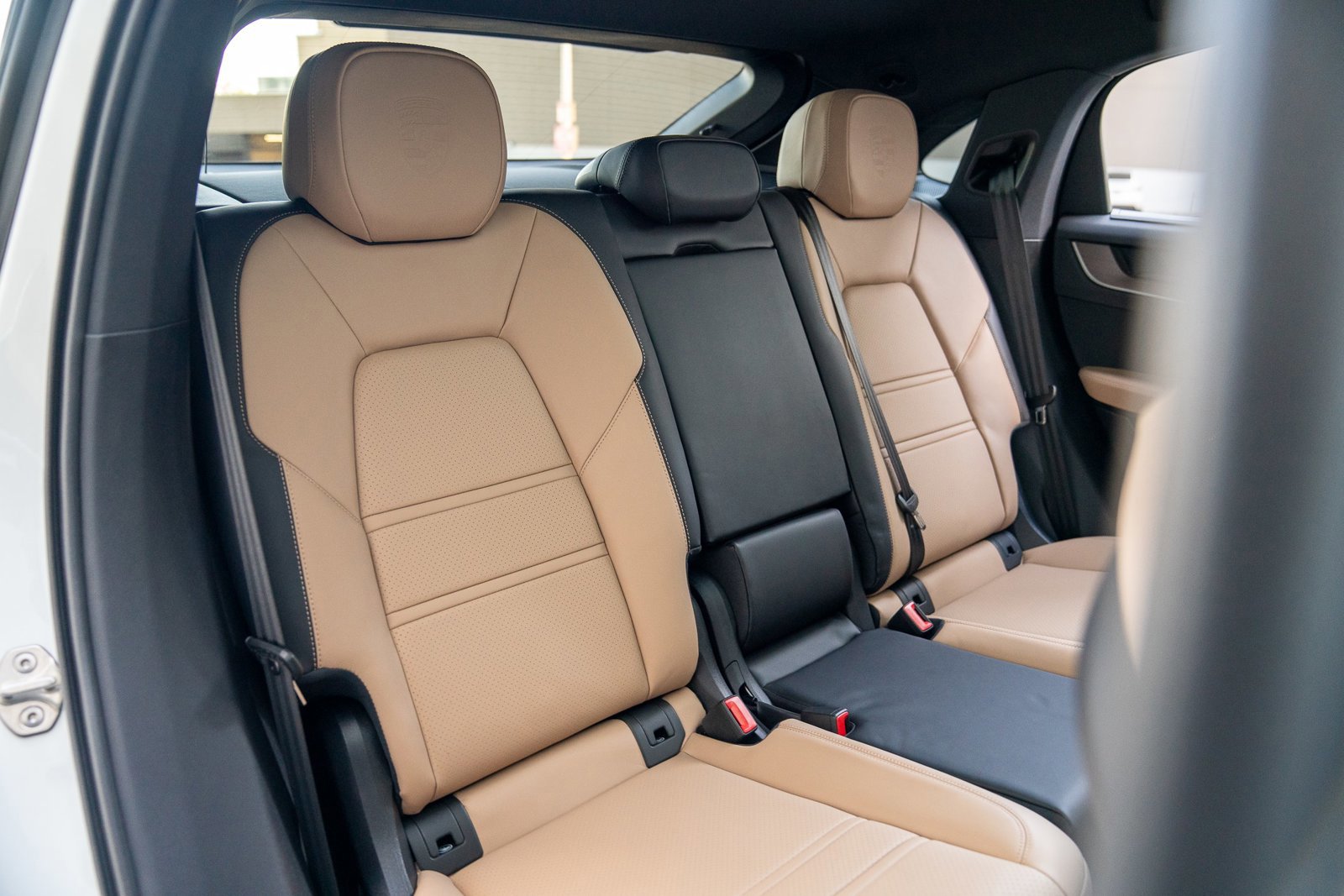 Certified 2025 Porsche Cayenne Coupe AWD/4WD image 22