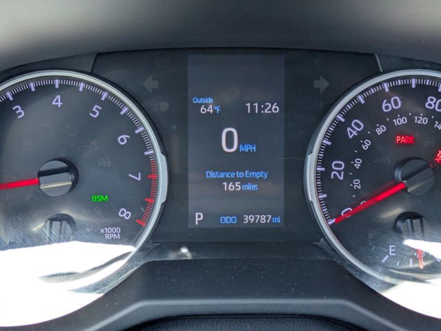 Used 2021 Toyota RAV4 XLE Premium FWD image 11