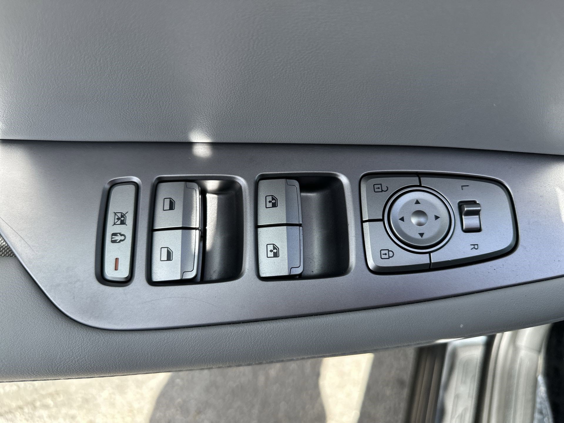 Used 2024 Hyundai Palisade SEL w/ Premium Package image 15