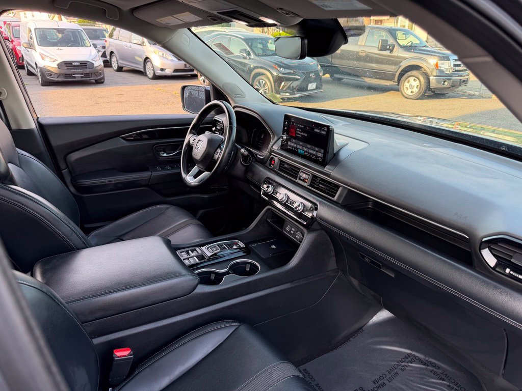Used 2023 Honda Pilot Touring image 11