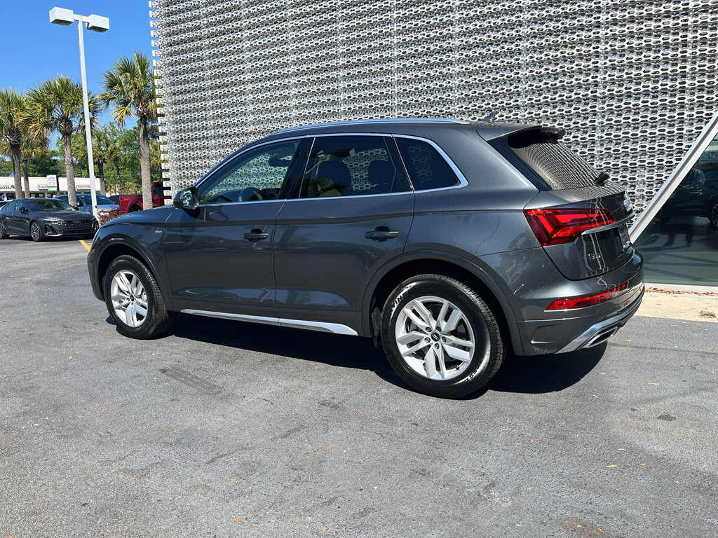Used 2023 Audi Q5 2.0T Premium w/ Convenience Package image 4